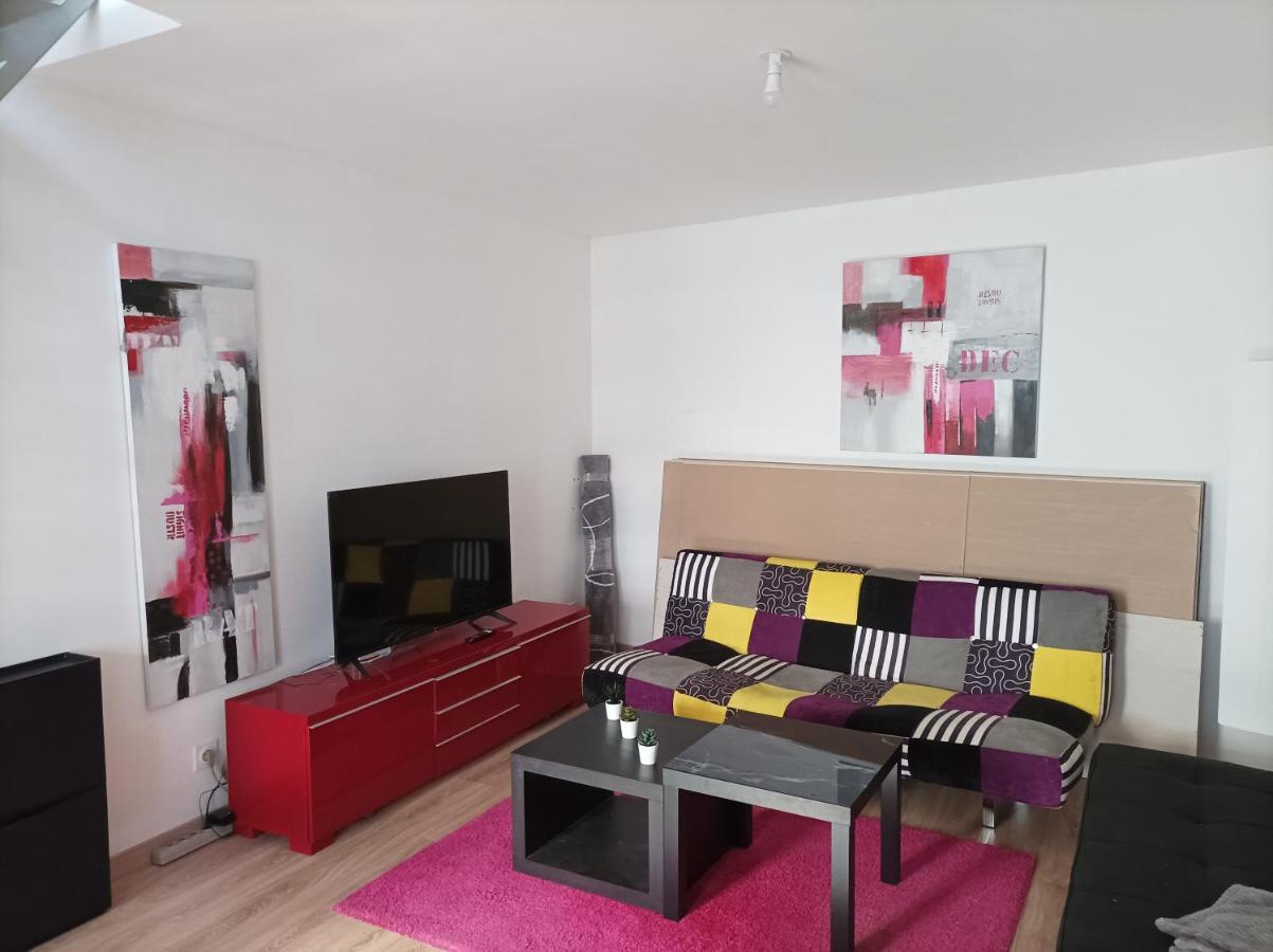 Petite Maison Agreable Pour 6 Voyageurs Lägenhet Bogny-sur-Meuse Exteriör bild