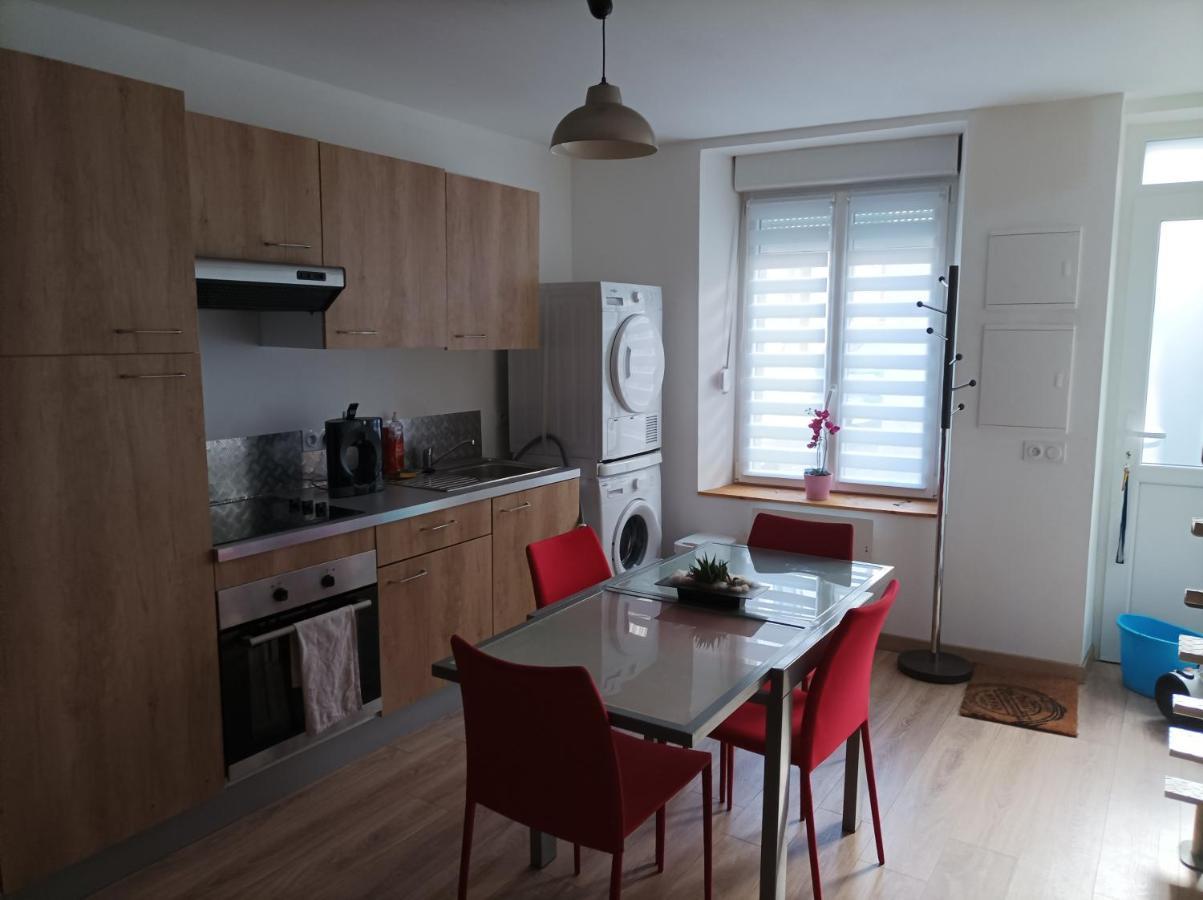 Petite Maison Agreable Pour 6 Voyageurs Lägenhet Bogny-sur-Meuse Exteriör bild